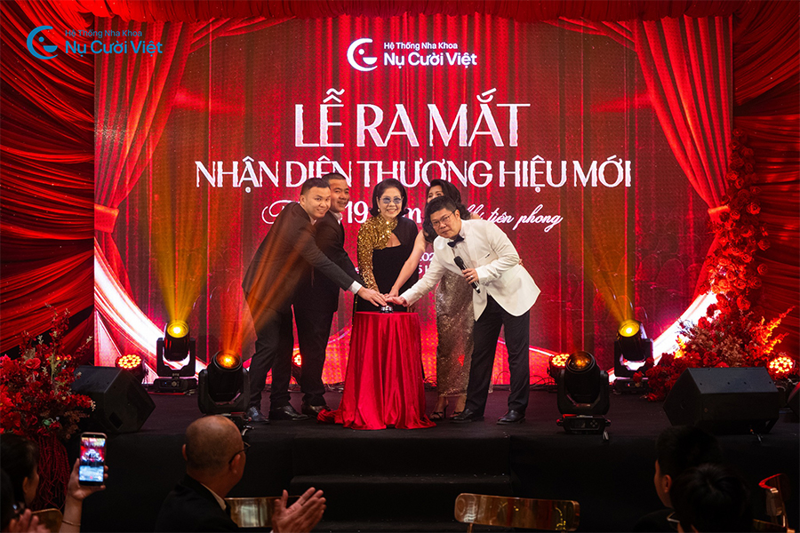 Nụ Cười Việt - NHA KHOA NỤ CƯỜI VIỆT CÔNG BỐ NHẬN DIỆN THƯƠNG HIỆU MỚI -  TIẾP BƯỚC 19 NĂM HÀO KHÍ TIÊN PHONG 